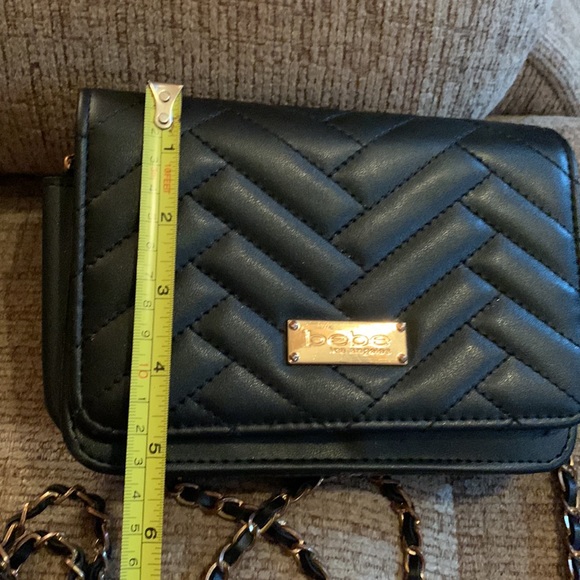 Bebe quilted chevron cross body (Chanel style) w gold tone chain strap - Picture 8 of 8